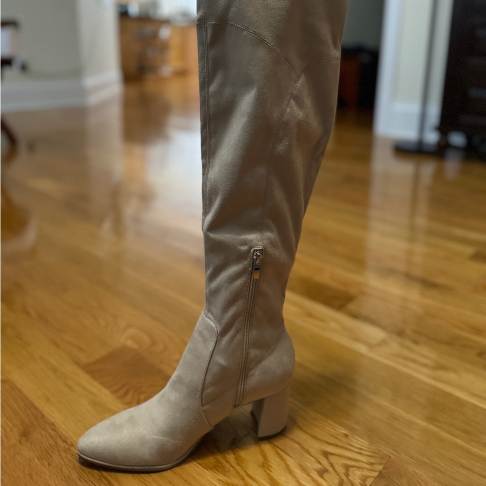 Marc Fisher Luley faux suede Women’s light natural tall over the knee 9.5 M NIB